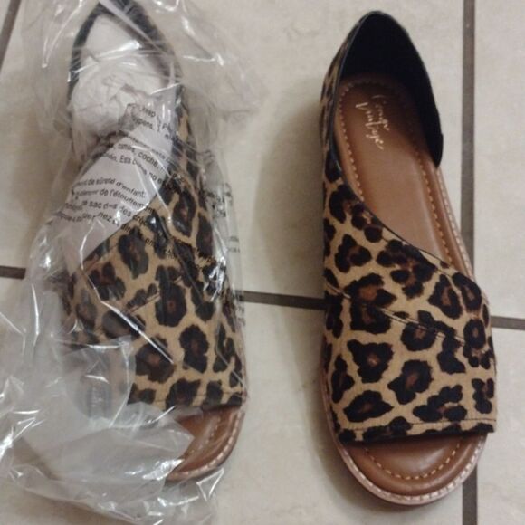 New Crown Vintage Pavletta Sandal Leopard Cow Hair leather flat peep toe size 9 - Picture 2 of 5